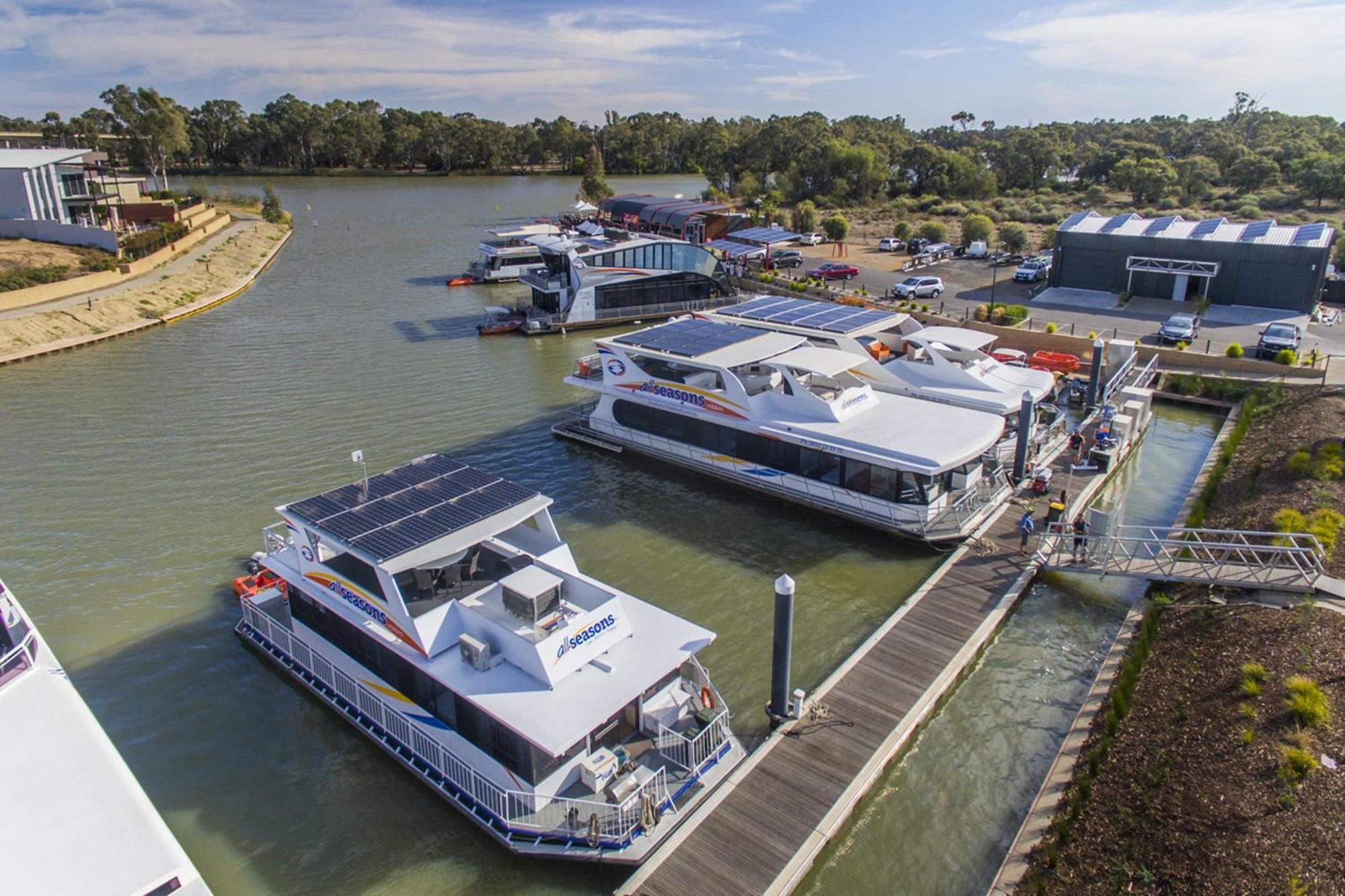 Отель All Seasons Houseboats Милдьюра Экстерьер фото